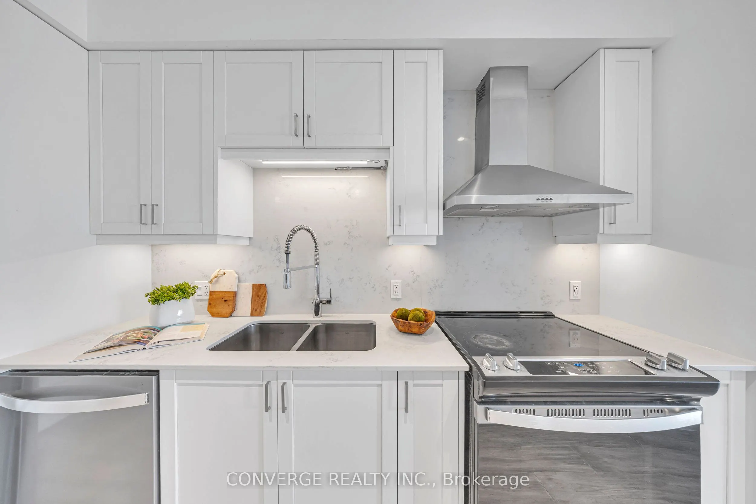 15 Glebe Street, #1903