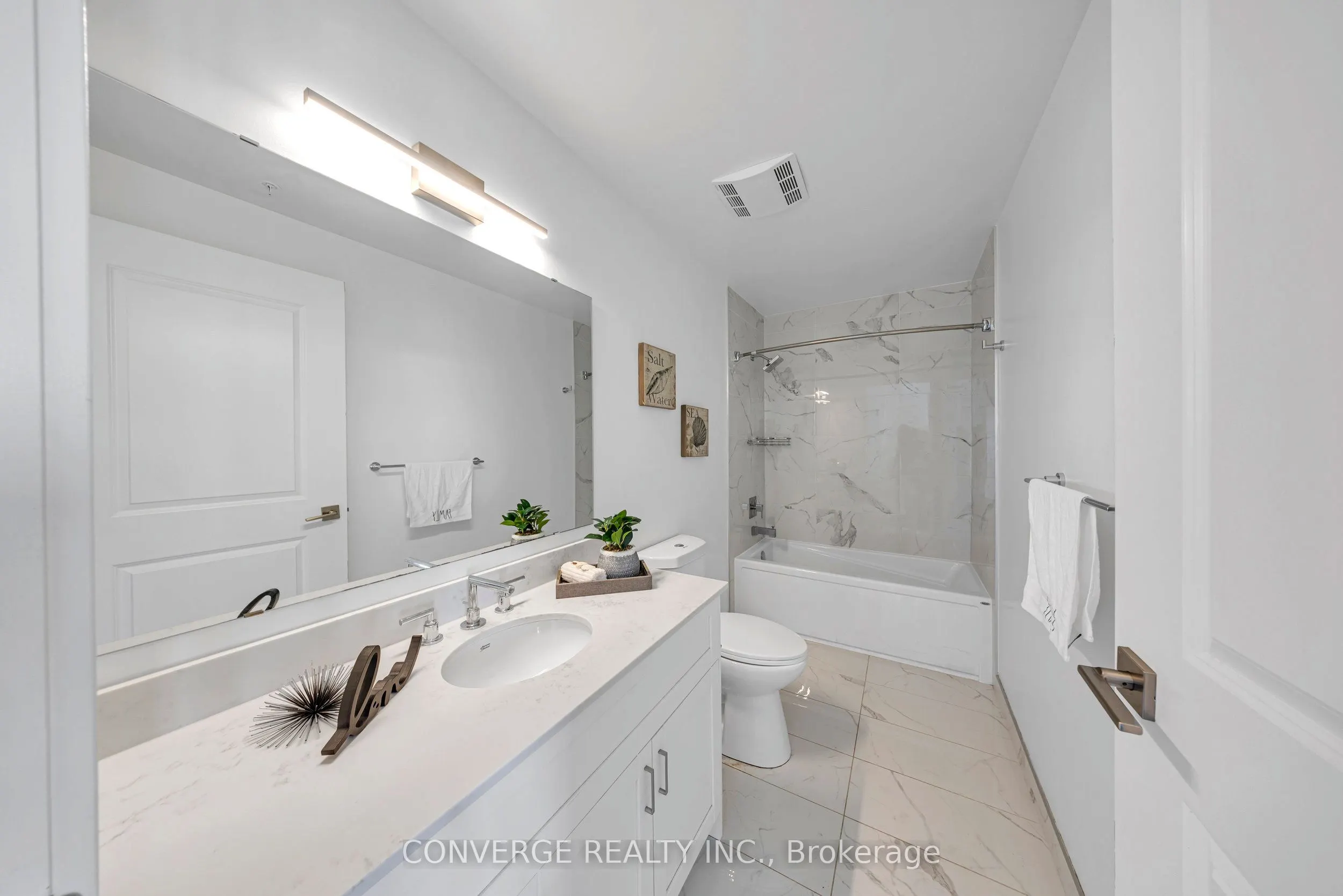 15 Glebe Street, #1903