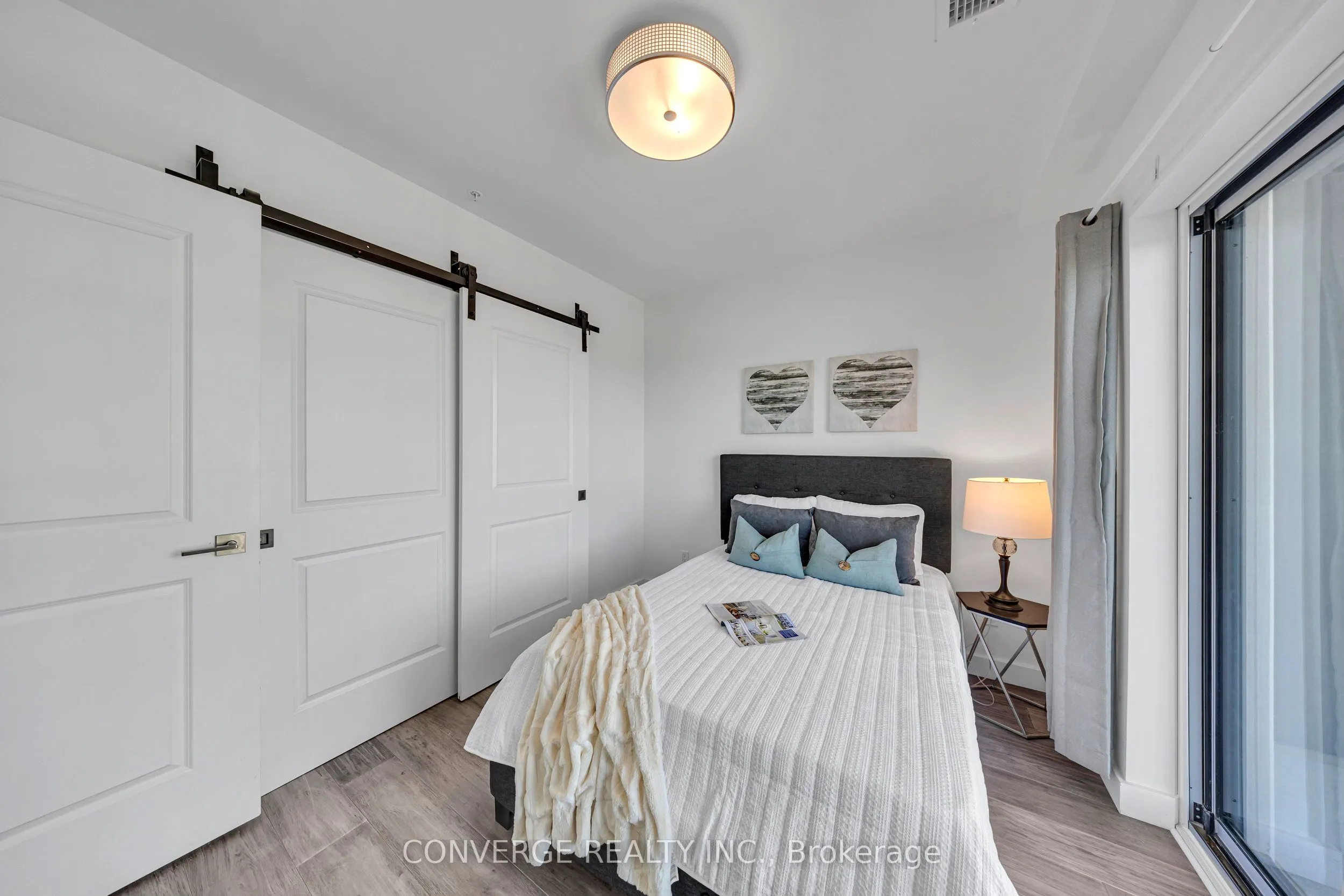 15 Glebe Street, #1903