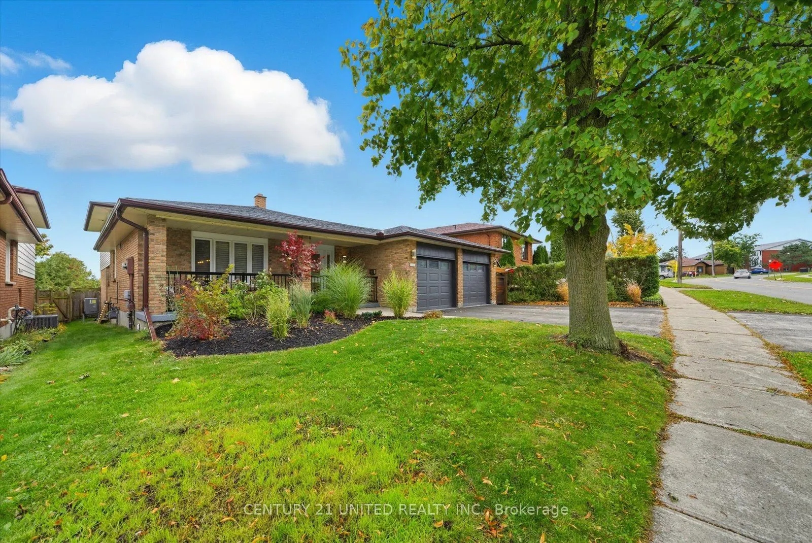 2339 Kawartha Heights Boulevard