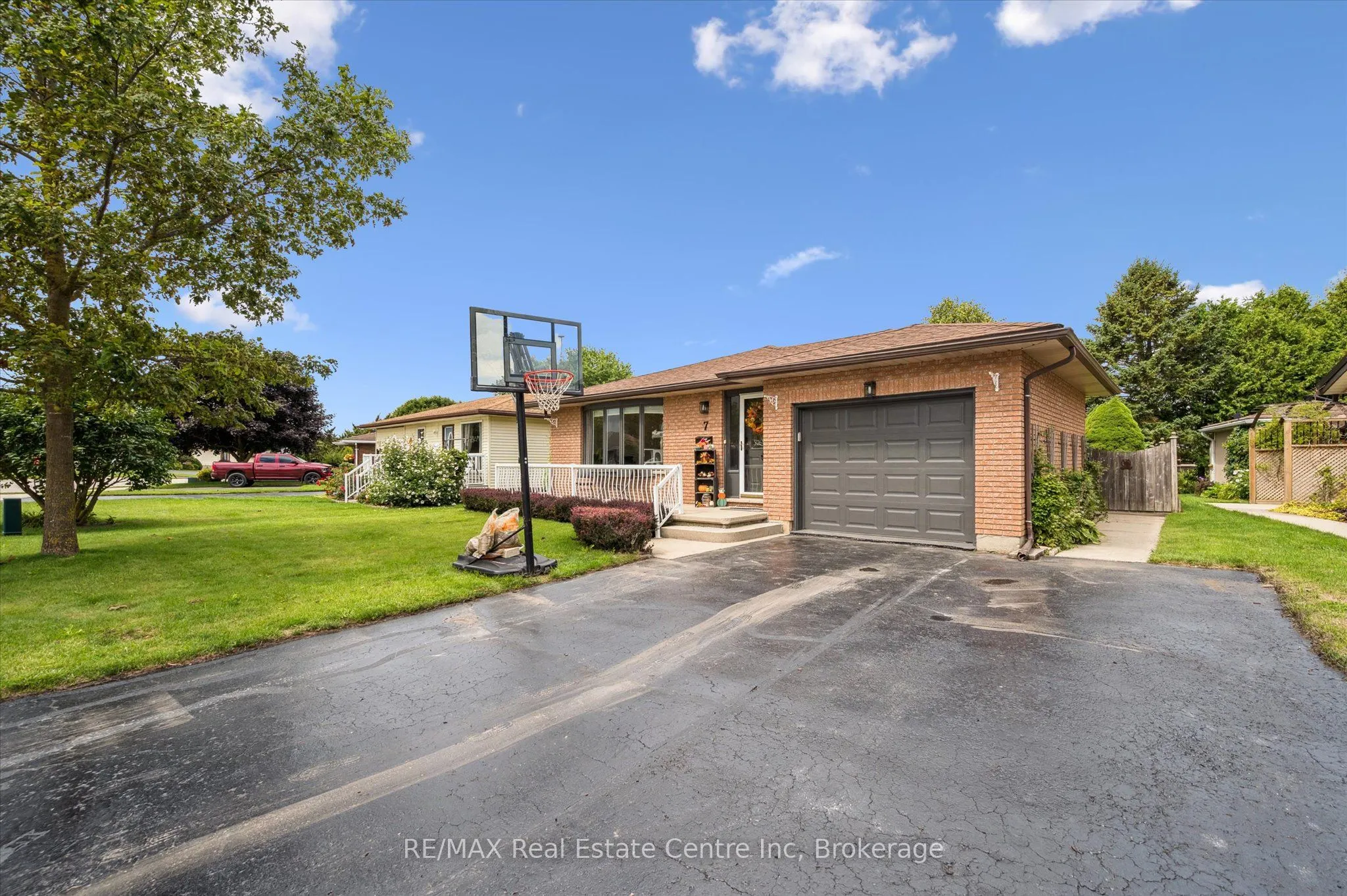 7 Eastview Drive