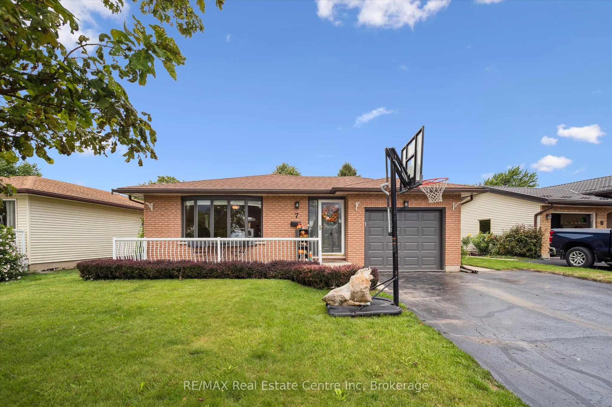 7 Eastview Drive