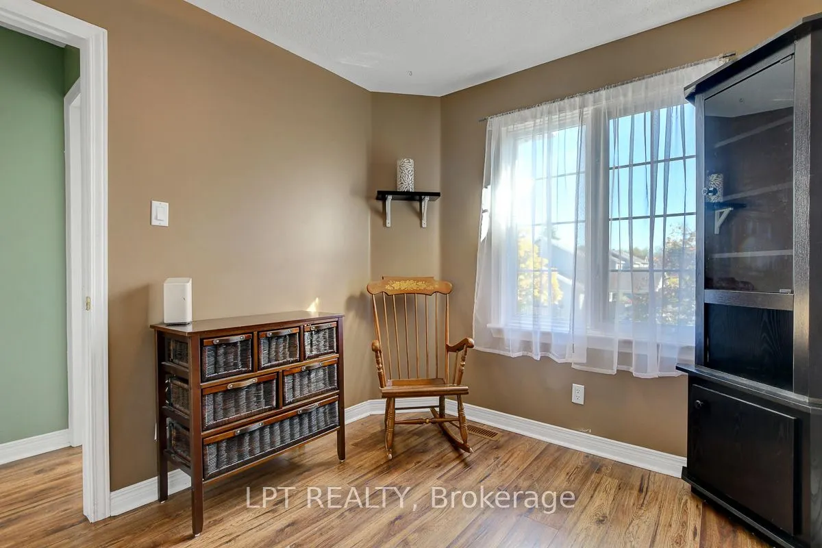 204 Forestglade Crescent