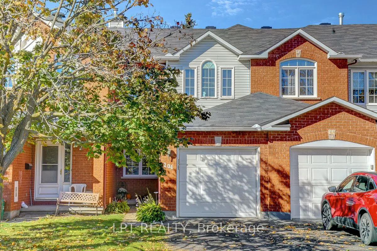 204 Forestglade Crescent