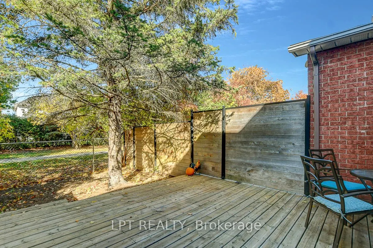 204 Forestglade Crescent
