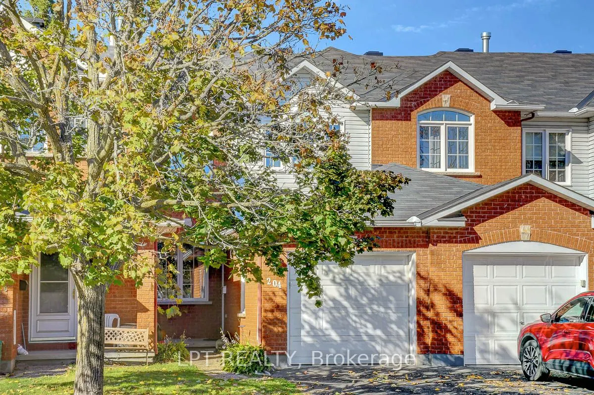 204 Forestglade Crescent