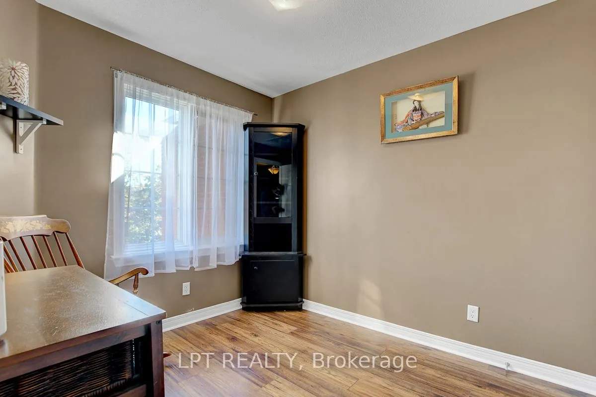 204 Forestglade Crescent