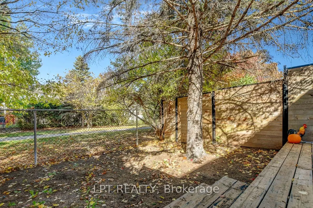 204 Forestglade Crescent