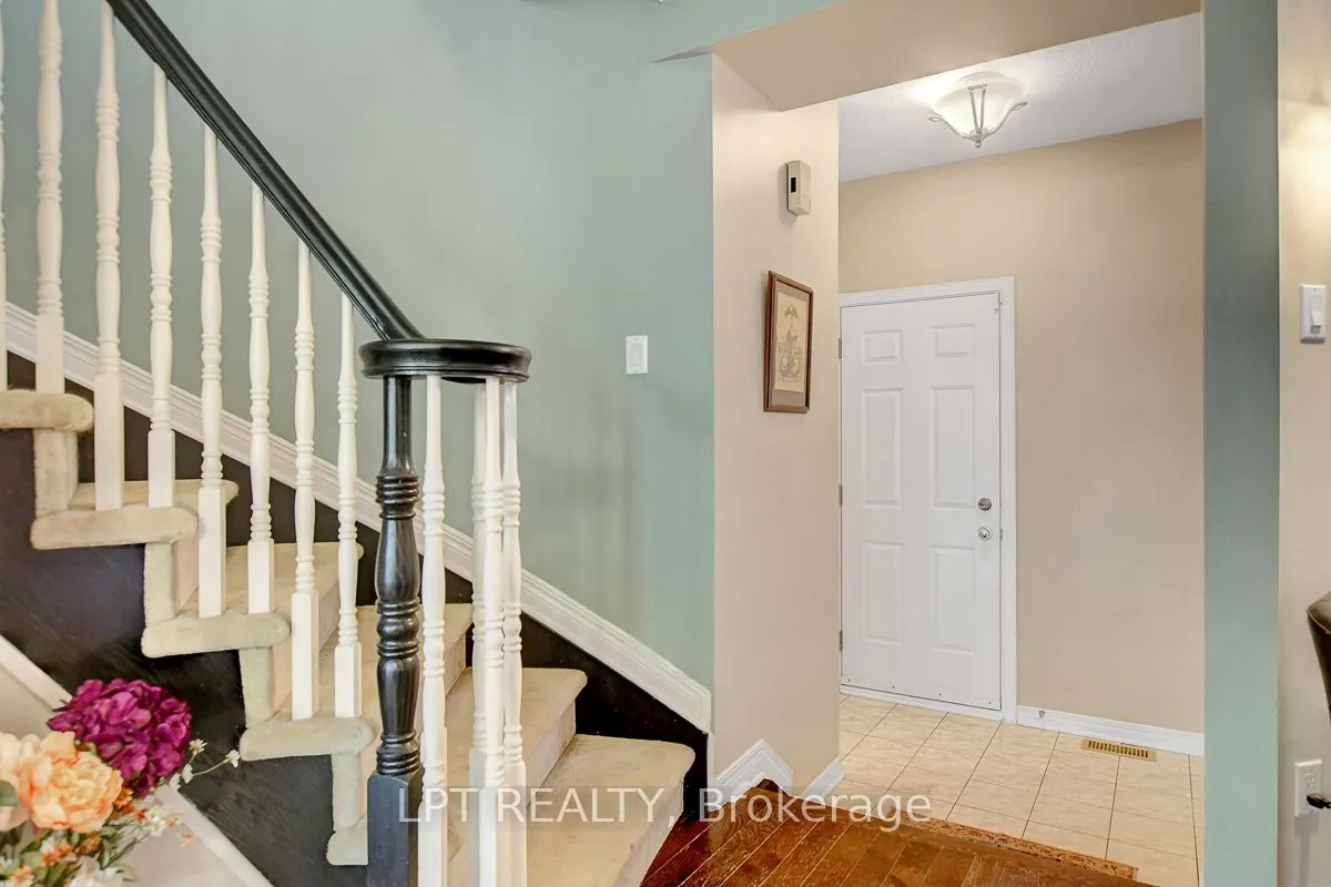 204 Forestglade Crescent