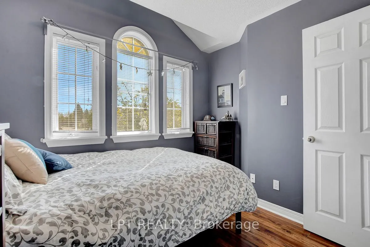 204 Forestglade Crescent