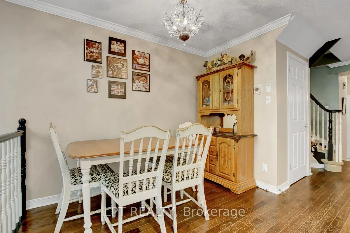 204 Forestglade Crescent