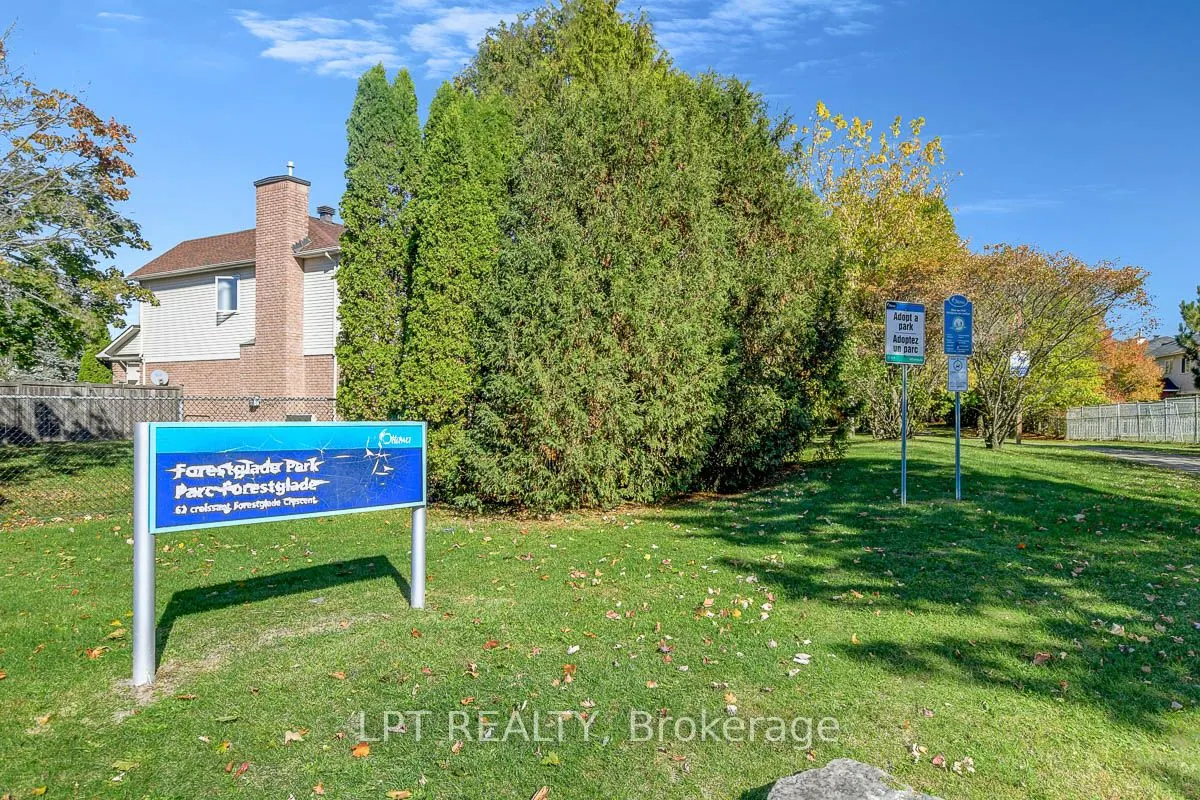 204 Forestglade Crescent