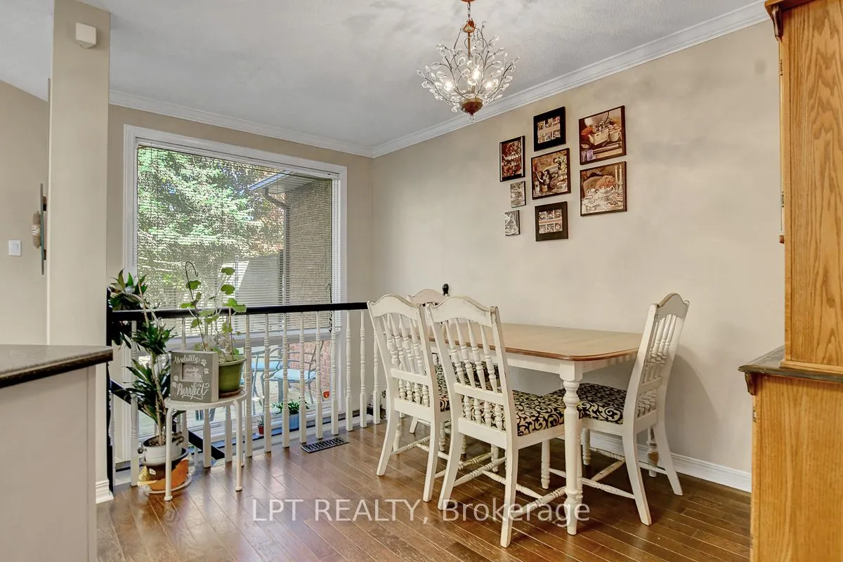 204 Forestglade Crescent