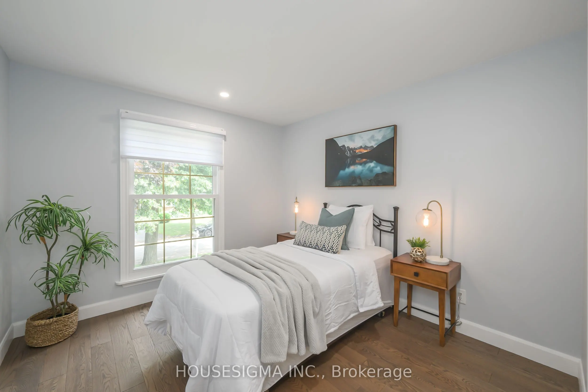 47 Scotchpine Crescent