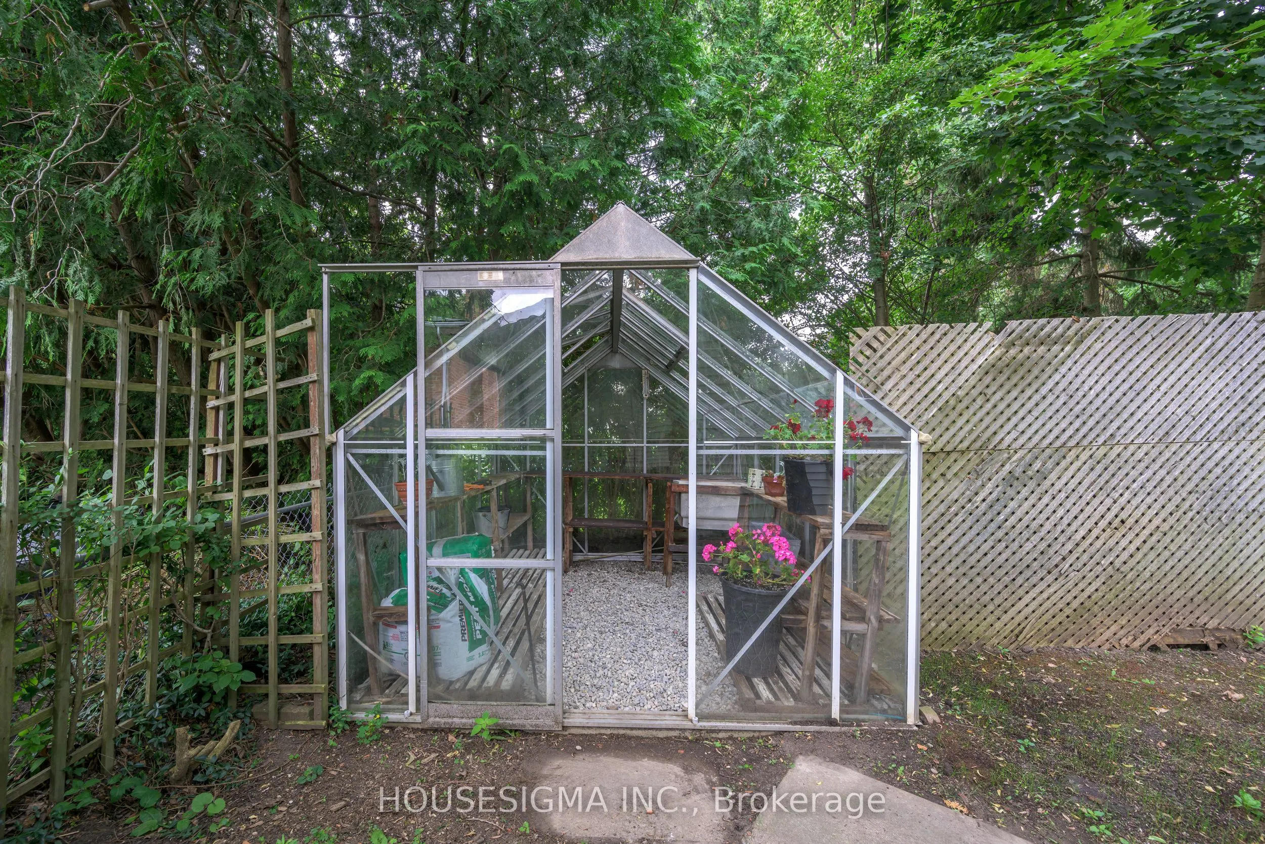47 Scotchpine Crescent