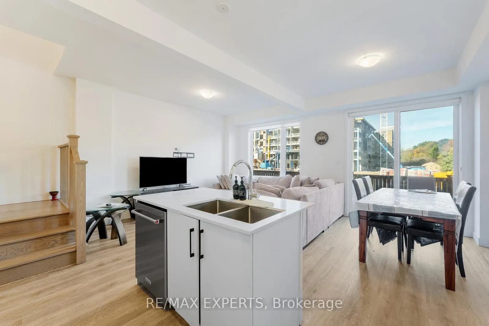 166 MOUNT ALBION Road, #15