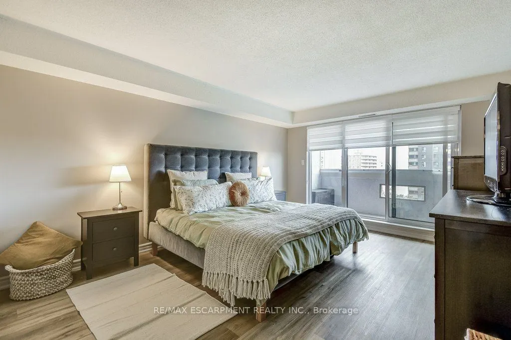 67 CAROLINE Street, #9D