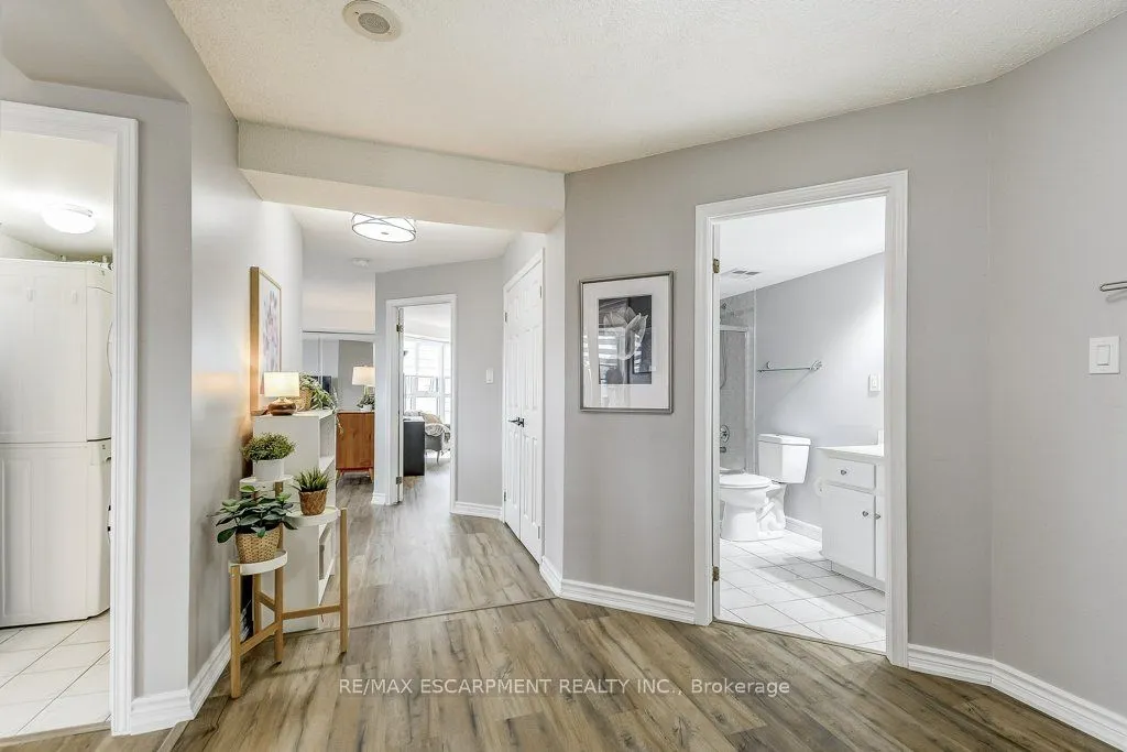 67 CAROLINE Street, #9D