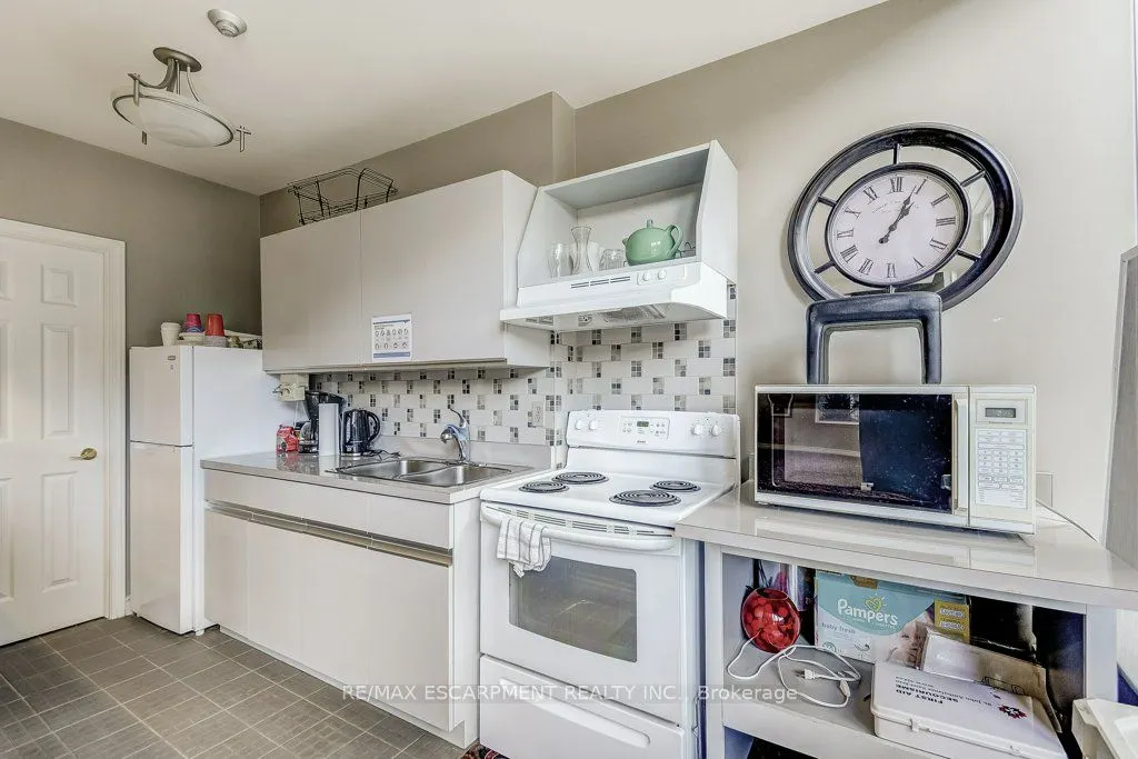 67 CAROLINE Street, #9D