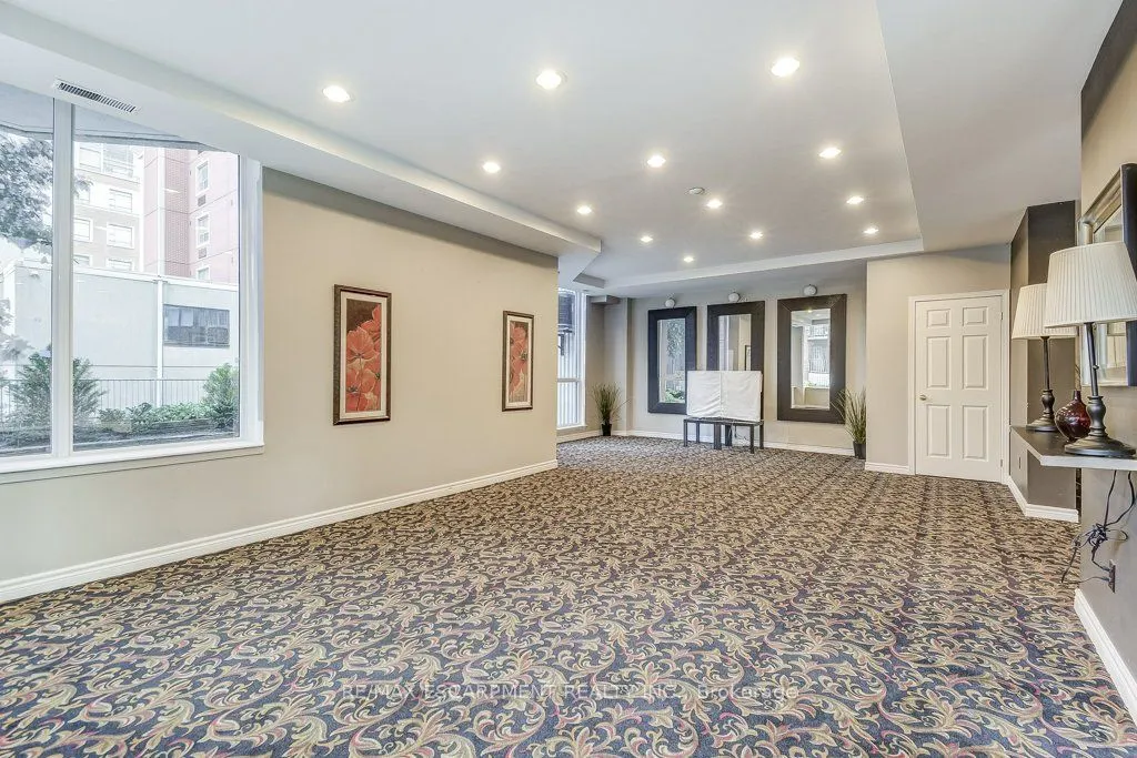 67 CAROLINE Street, #9D