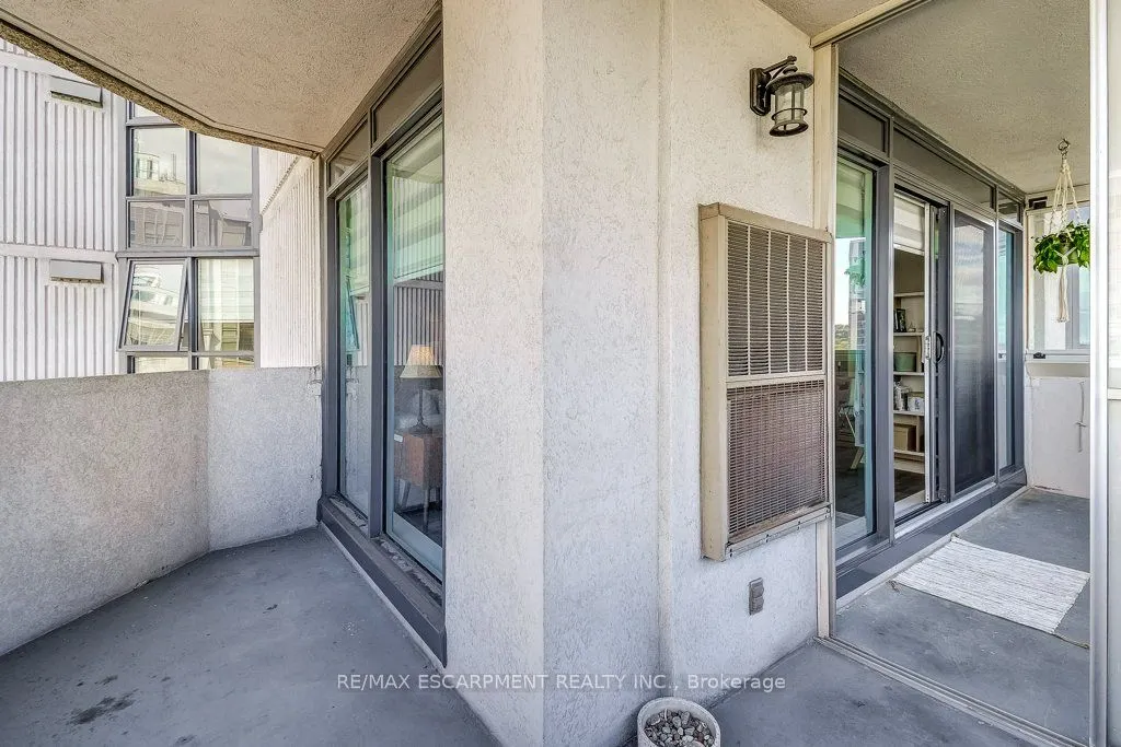 67 CAROLINE Street, #9D
