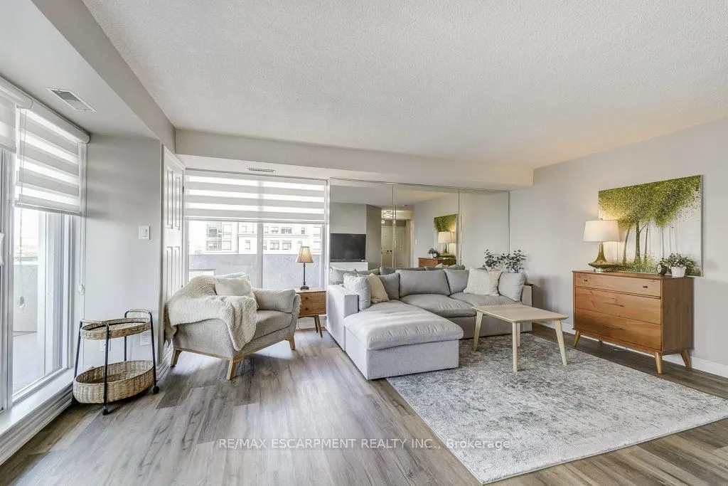 67 CAROLINE Street, #9D
