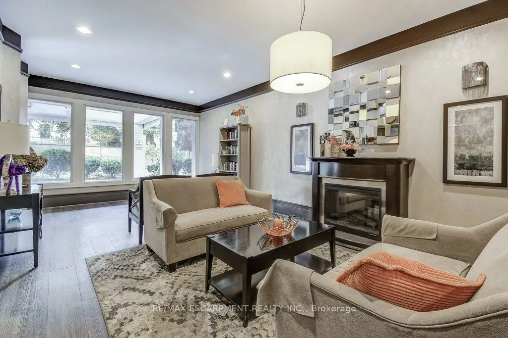 67 CAROLINE Street, #9D