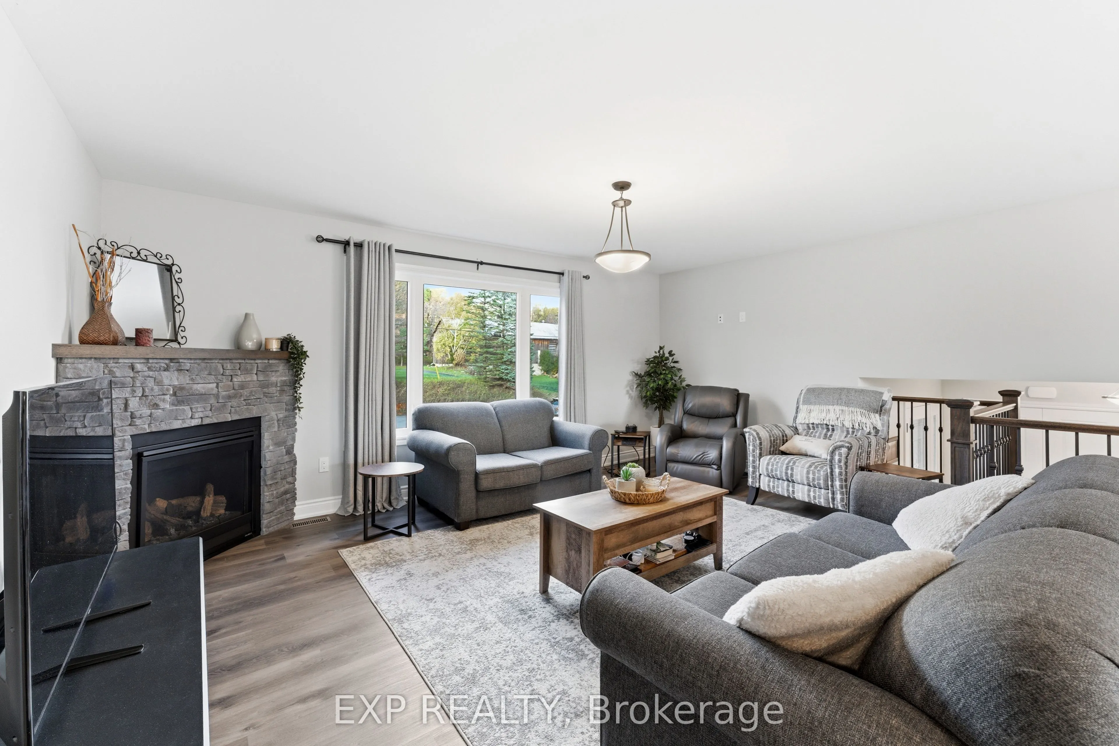 167 Bernard Long Road