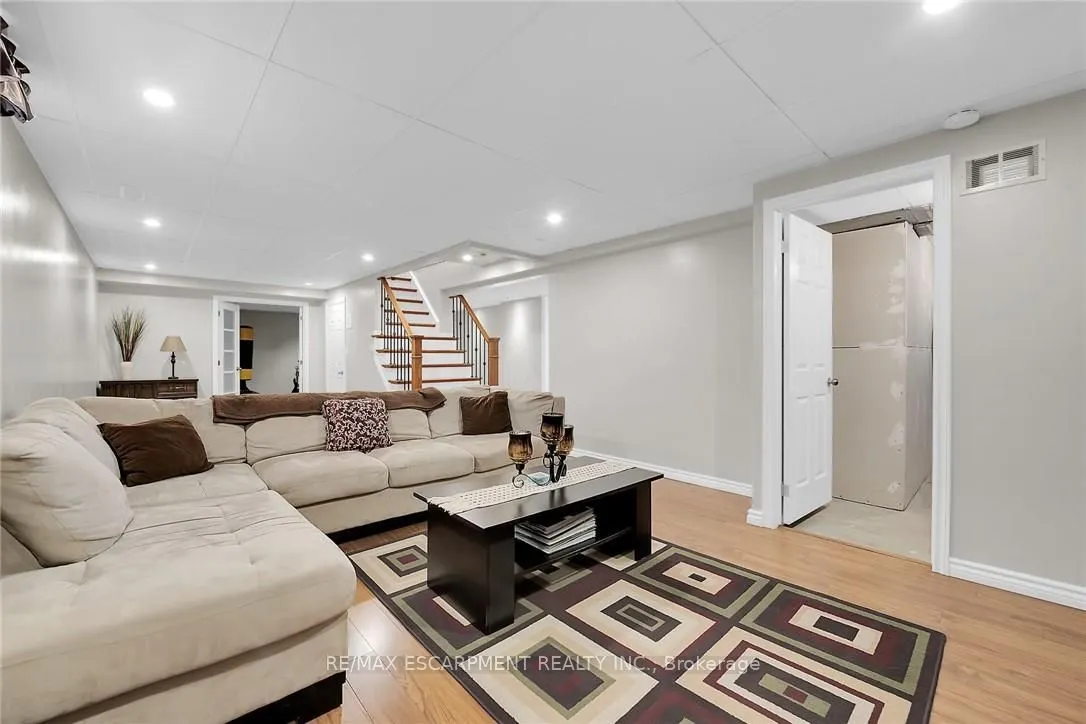 1866 THOMPSON Road