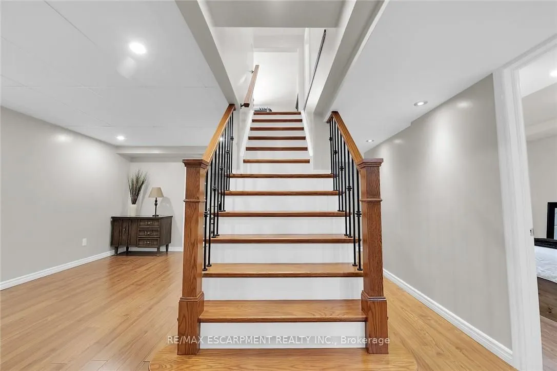 1866 THOMPSON Road