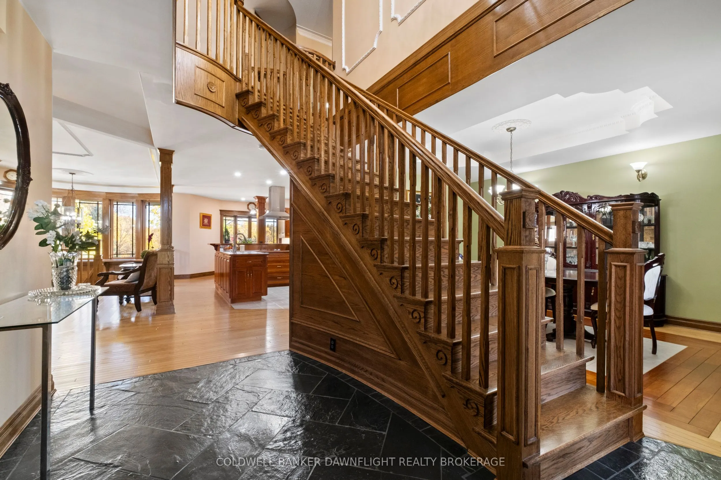 246 HAZELTON Lane