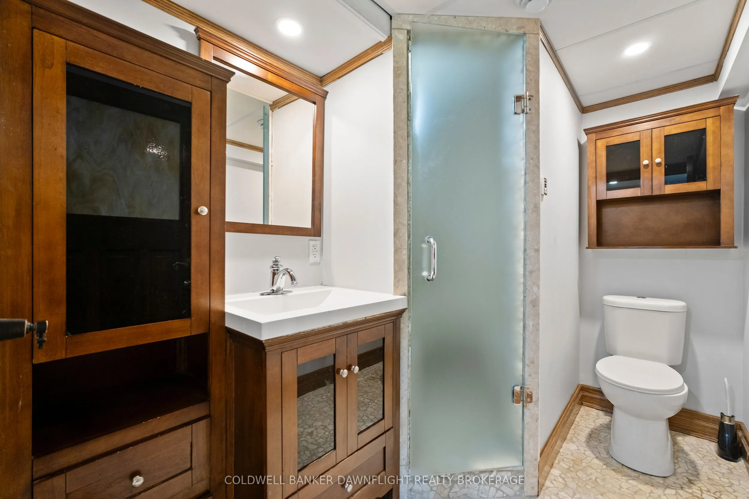 246 HAZELTON Lane