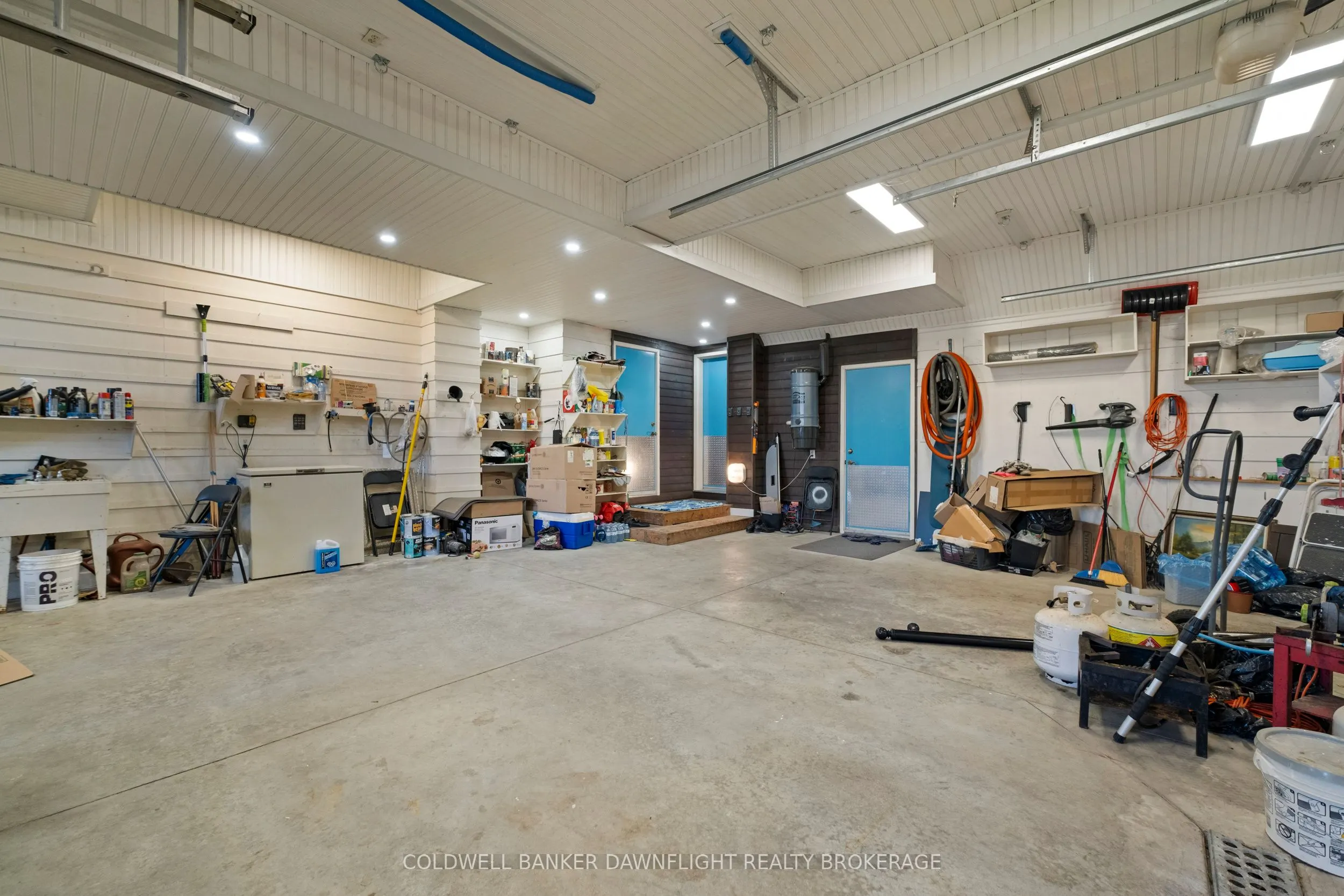246 HAZELTON Lane