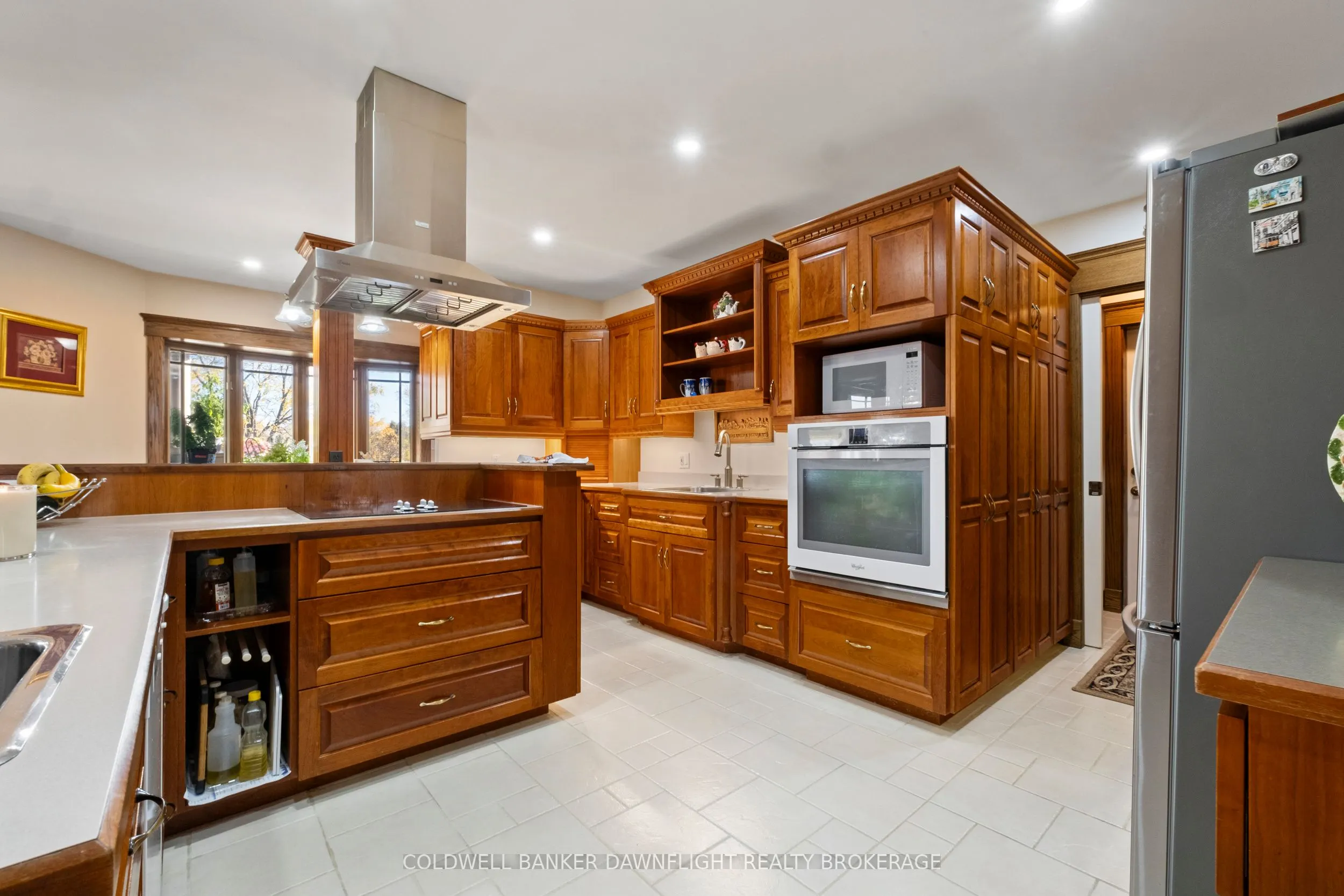 246 HAZELTON Lane
