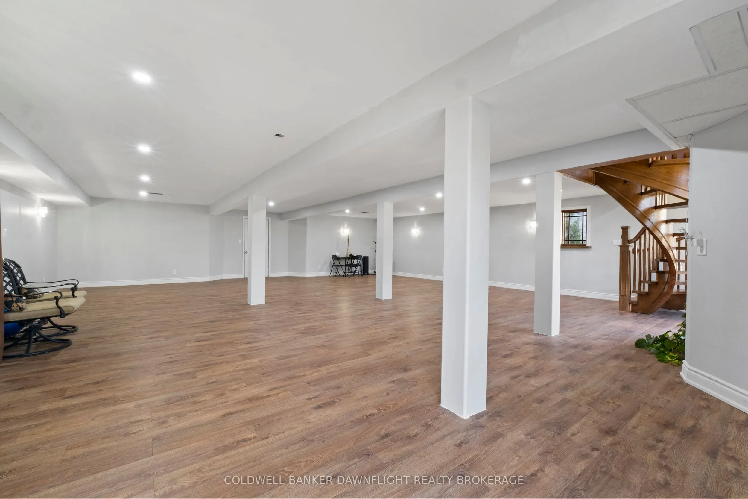 246 HAZELTON Lane