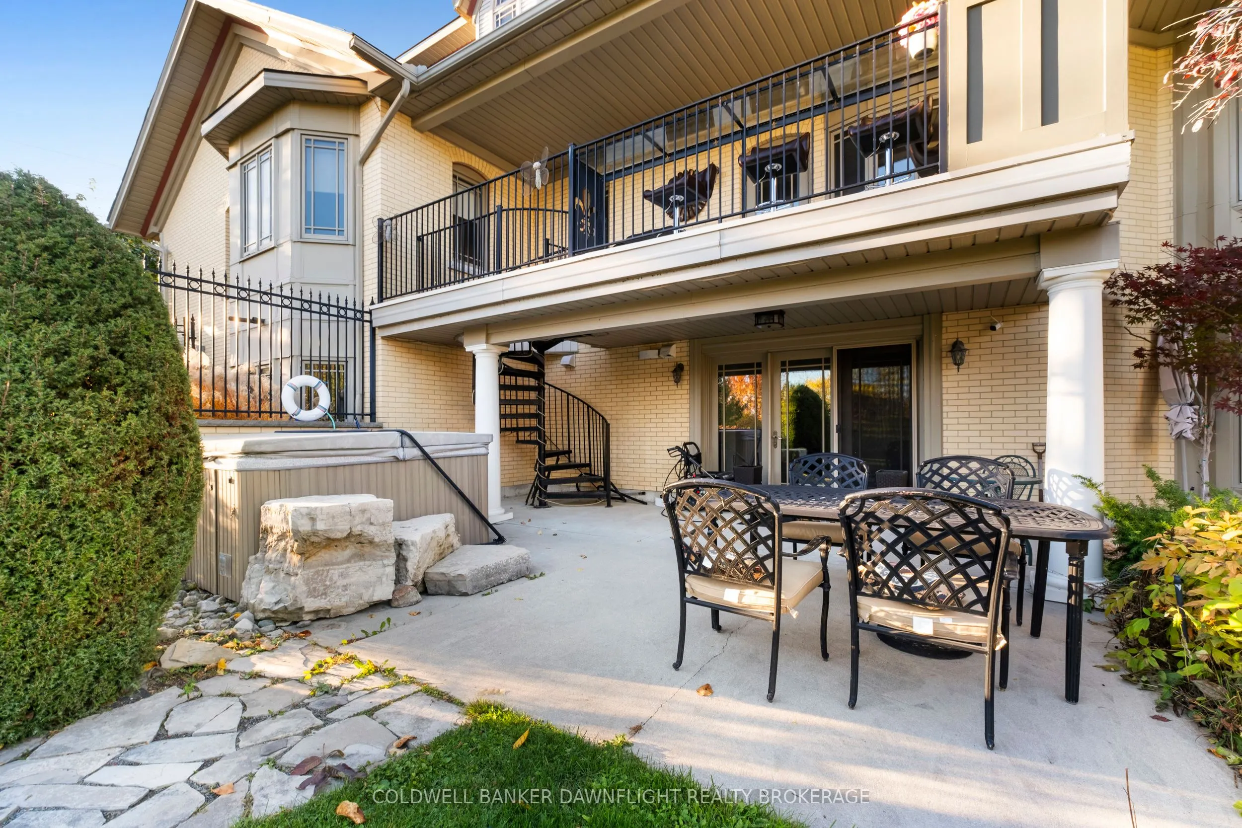 246 HAZELTON Lane
