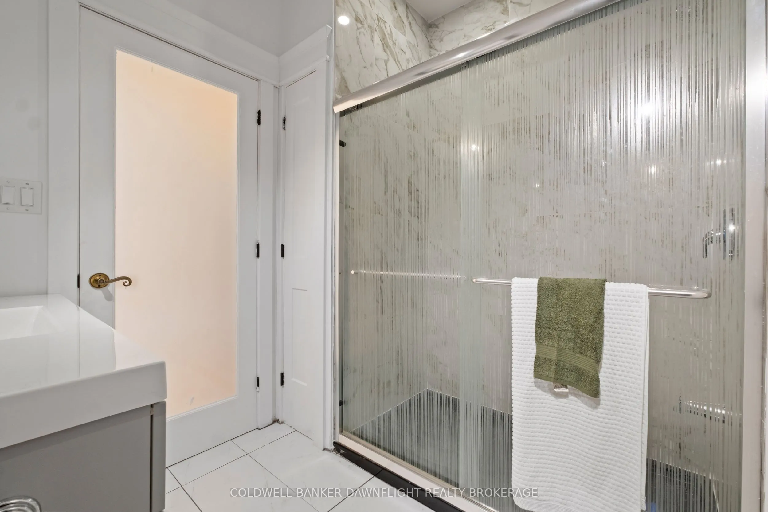 246 HAZELTON Lane