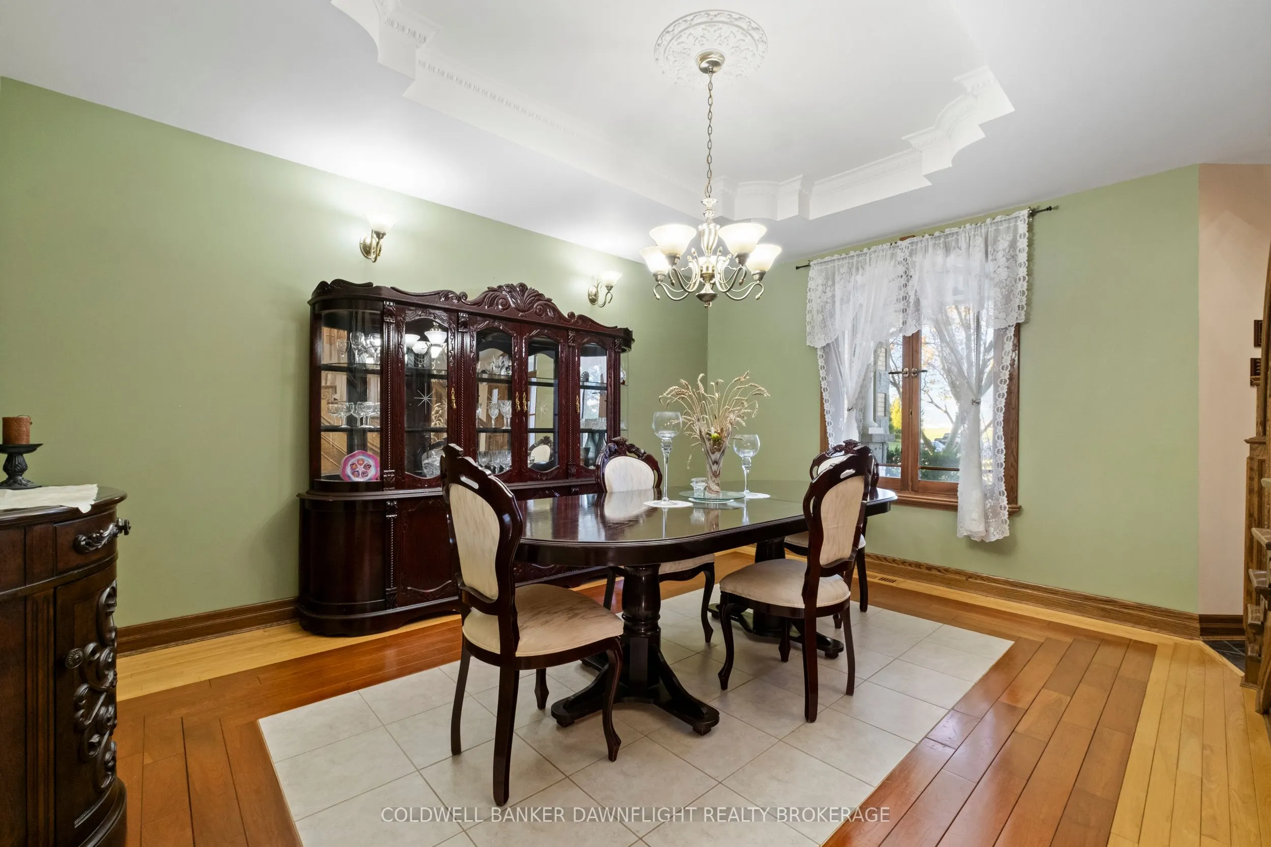 246 HAZELTON Lane