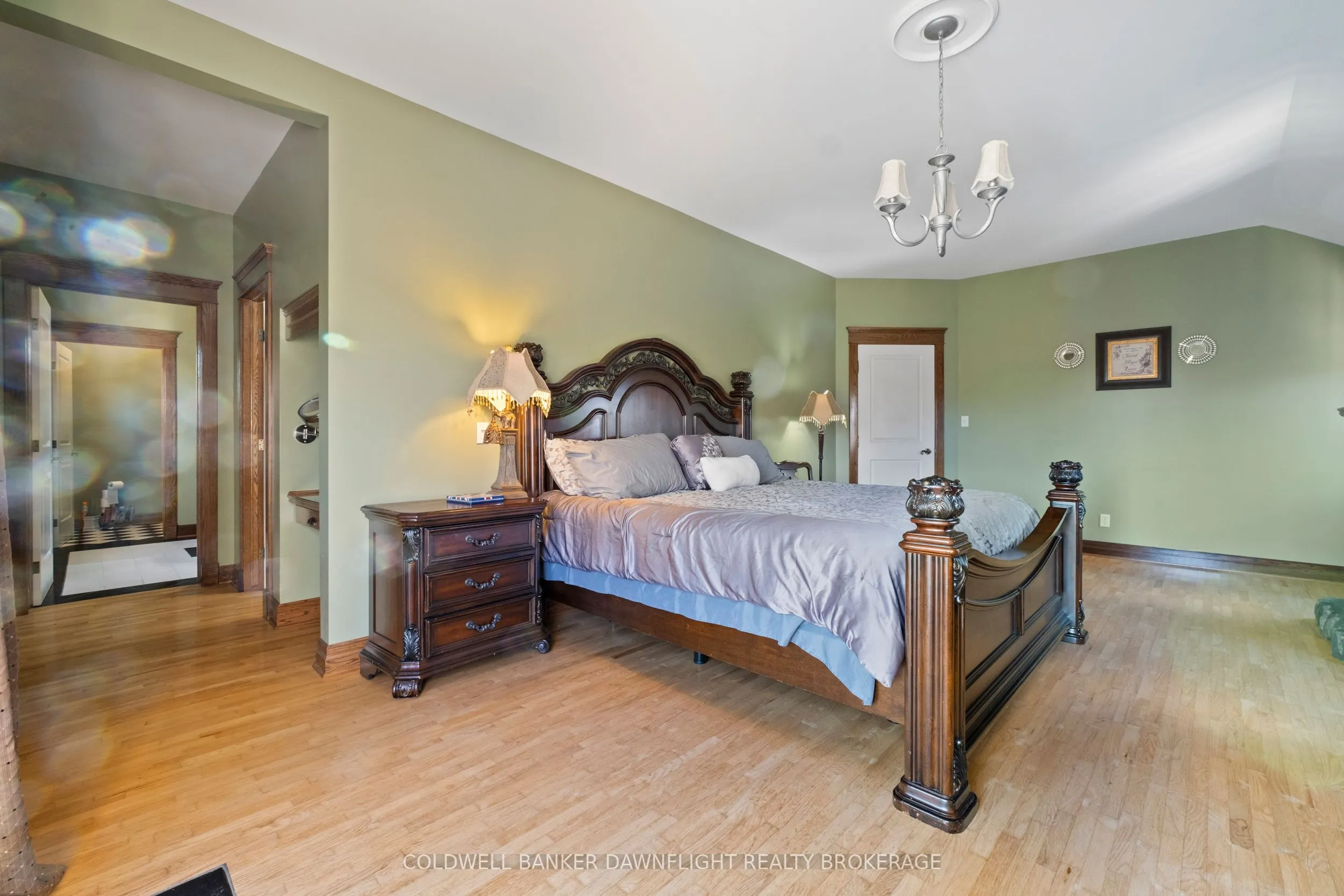 246 HAZELTON Lane