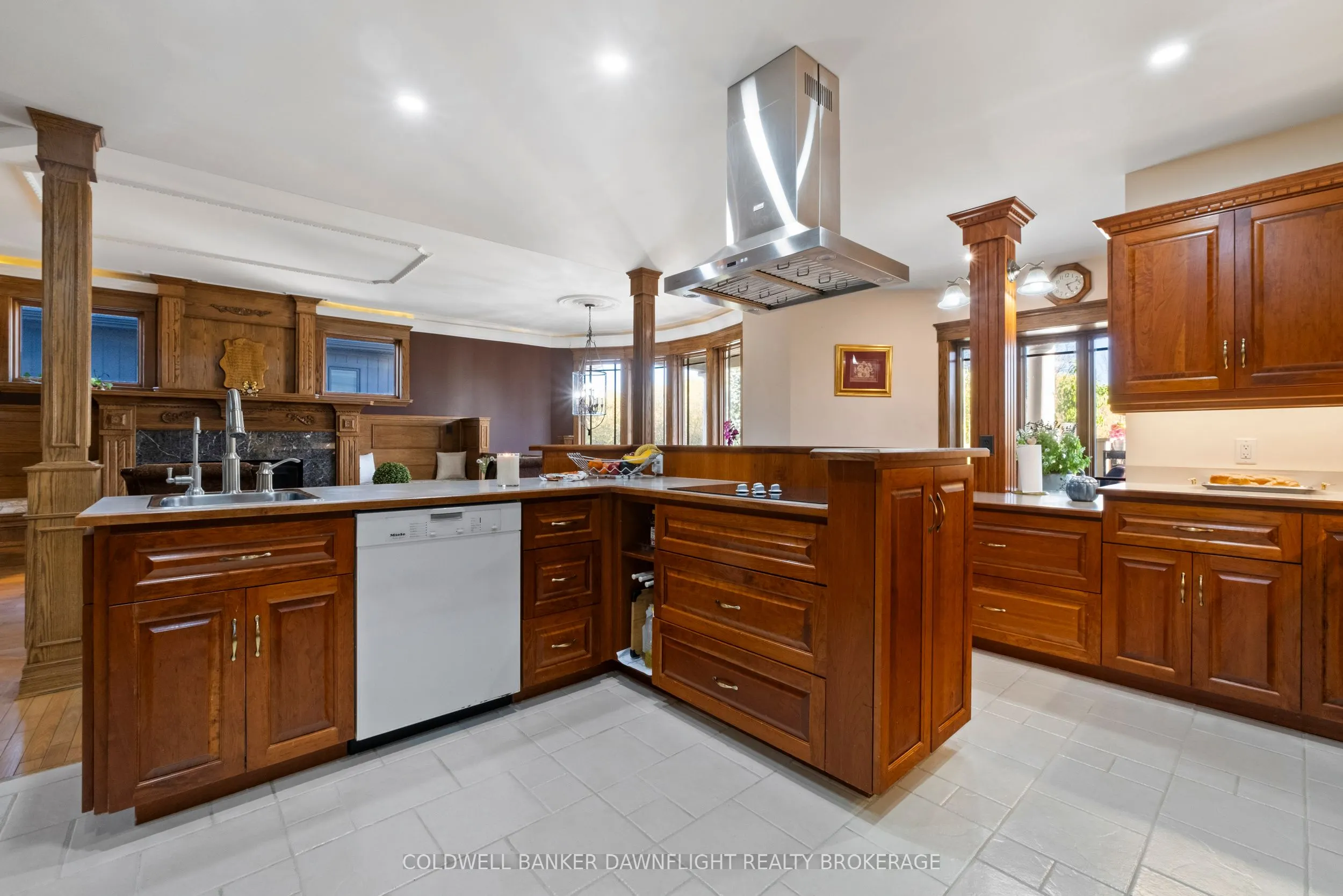 246 HAZELTON Lane