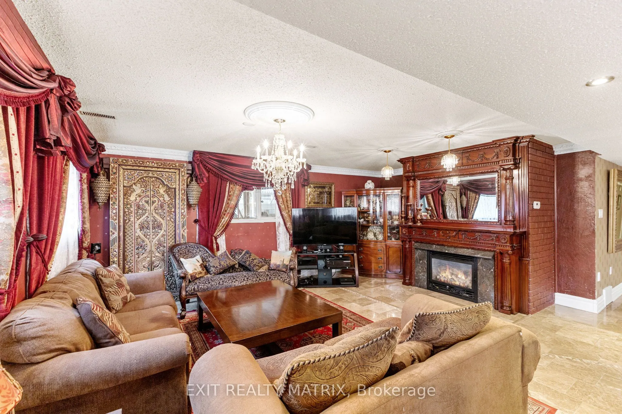 1100 Moffatt Drive