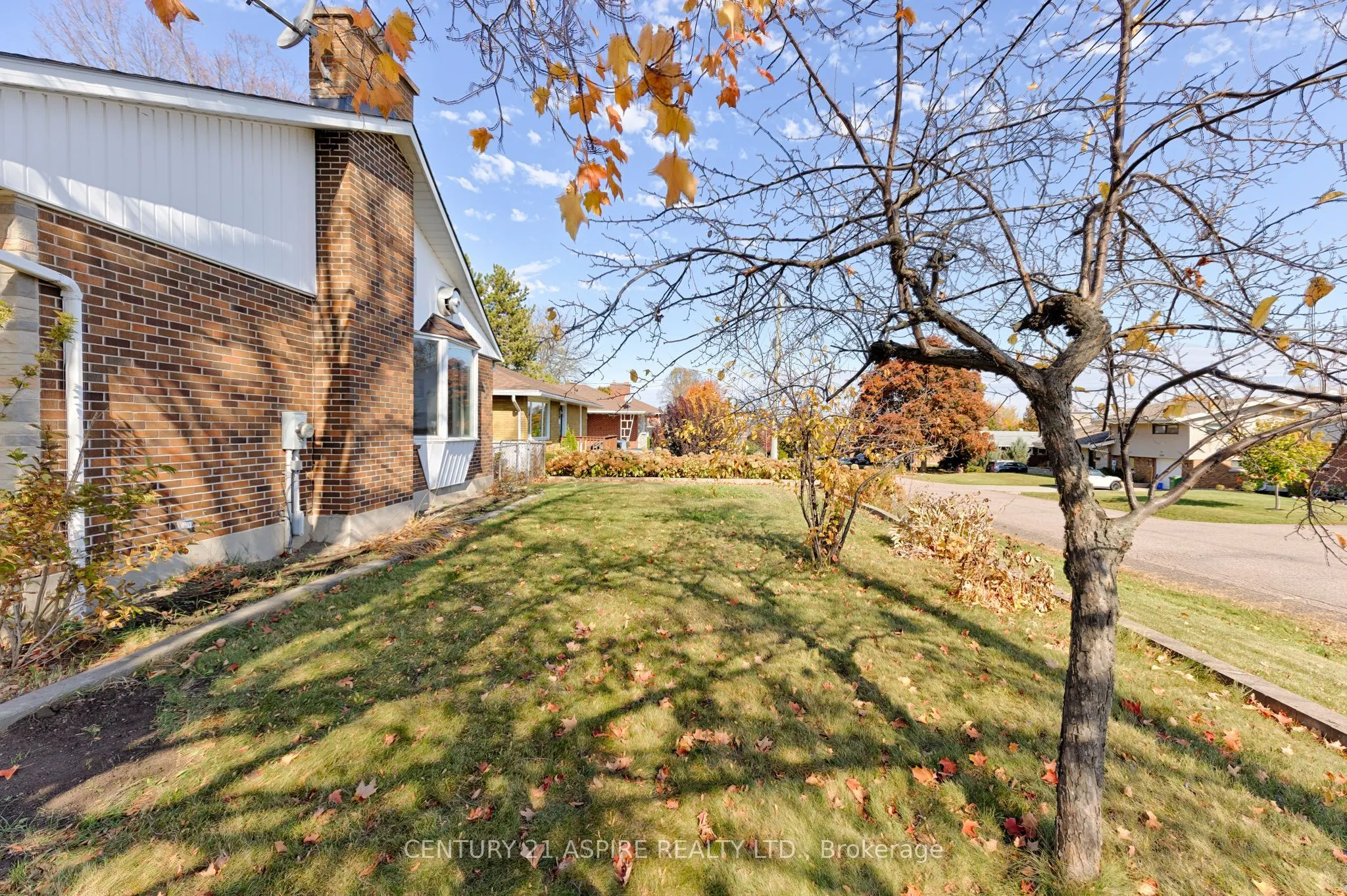 553 Champlain Street