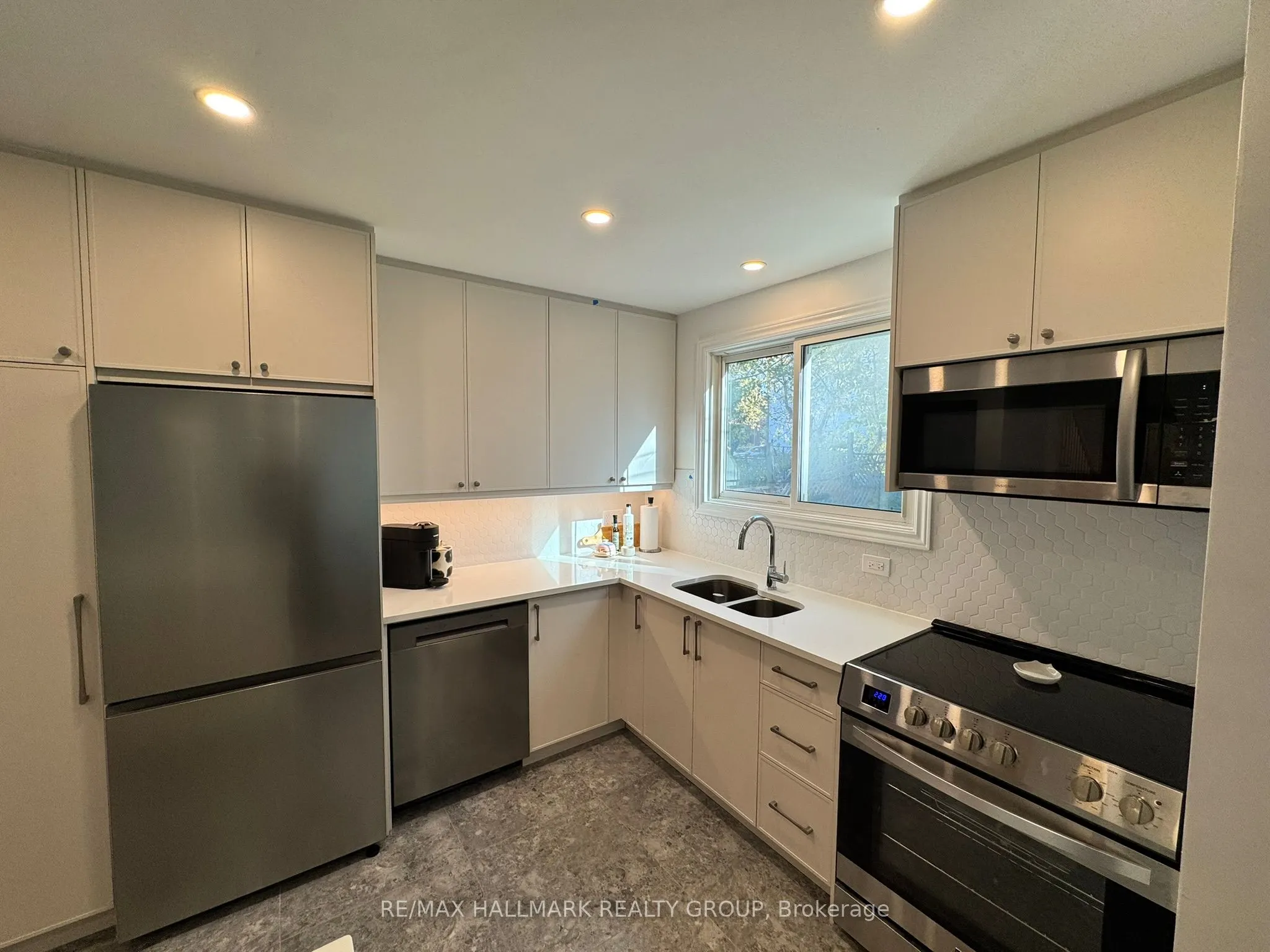 1952 Bromley Road