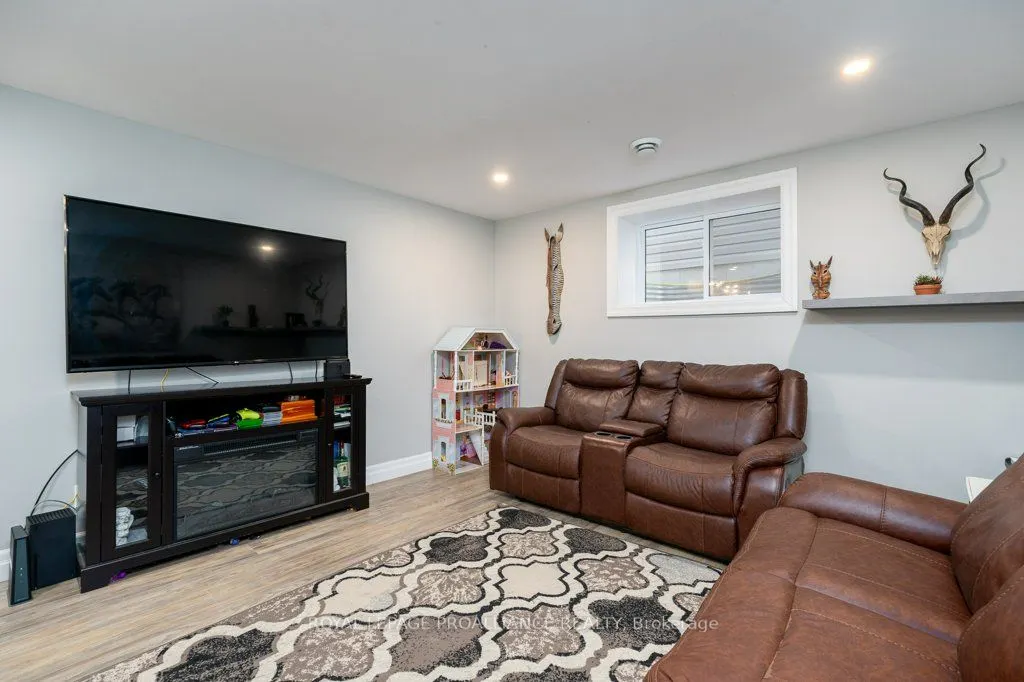 50 Stonegate Crescent