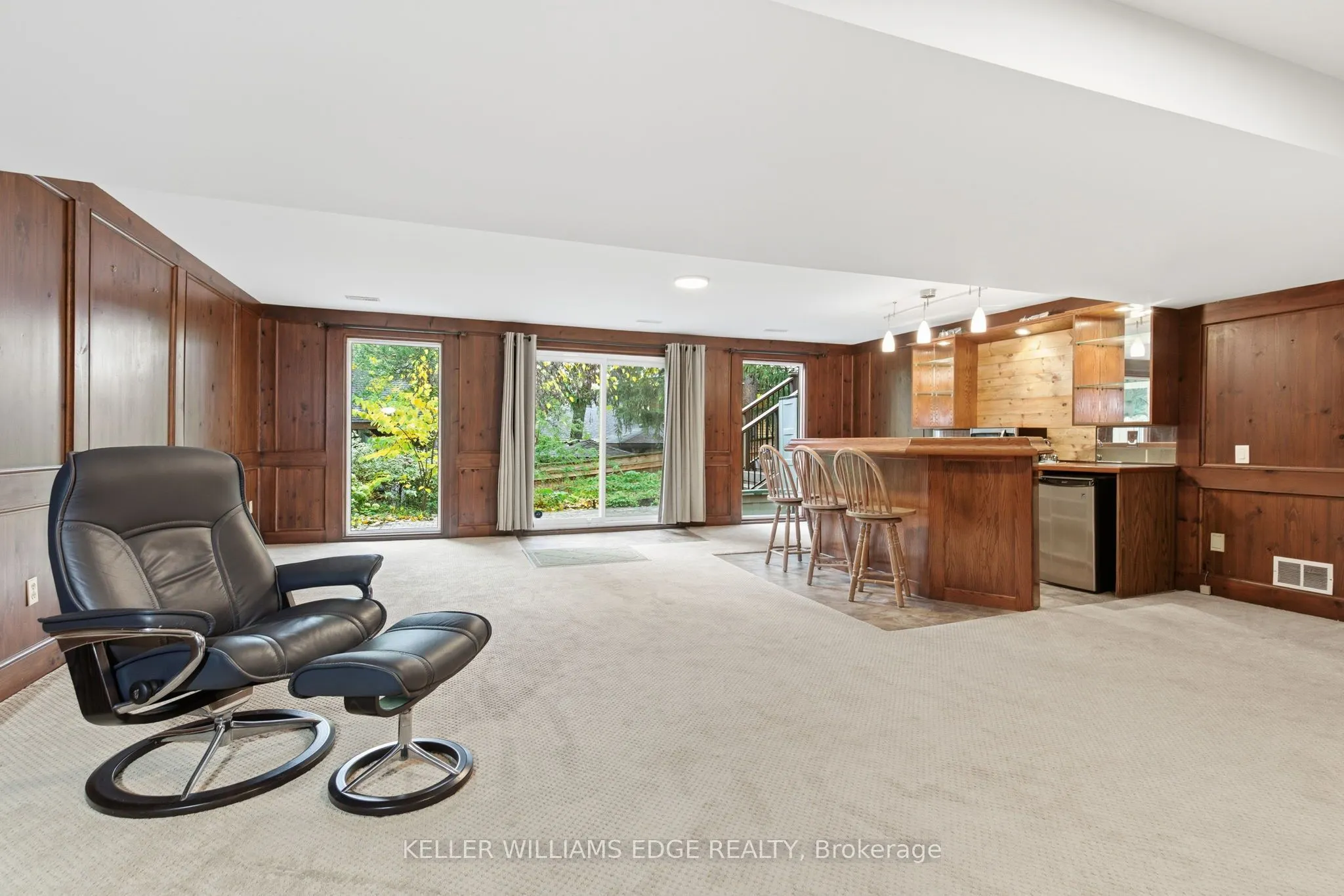 11 Mays Crescent