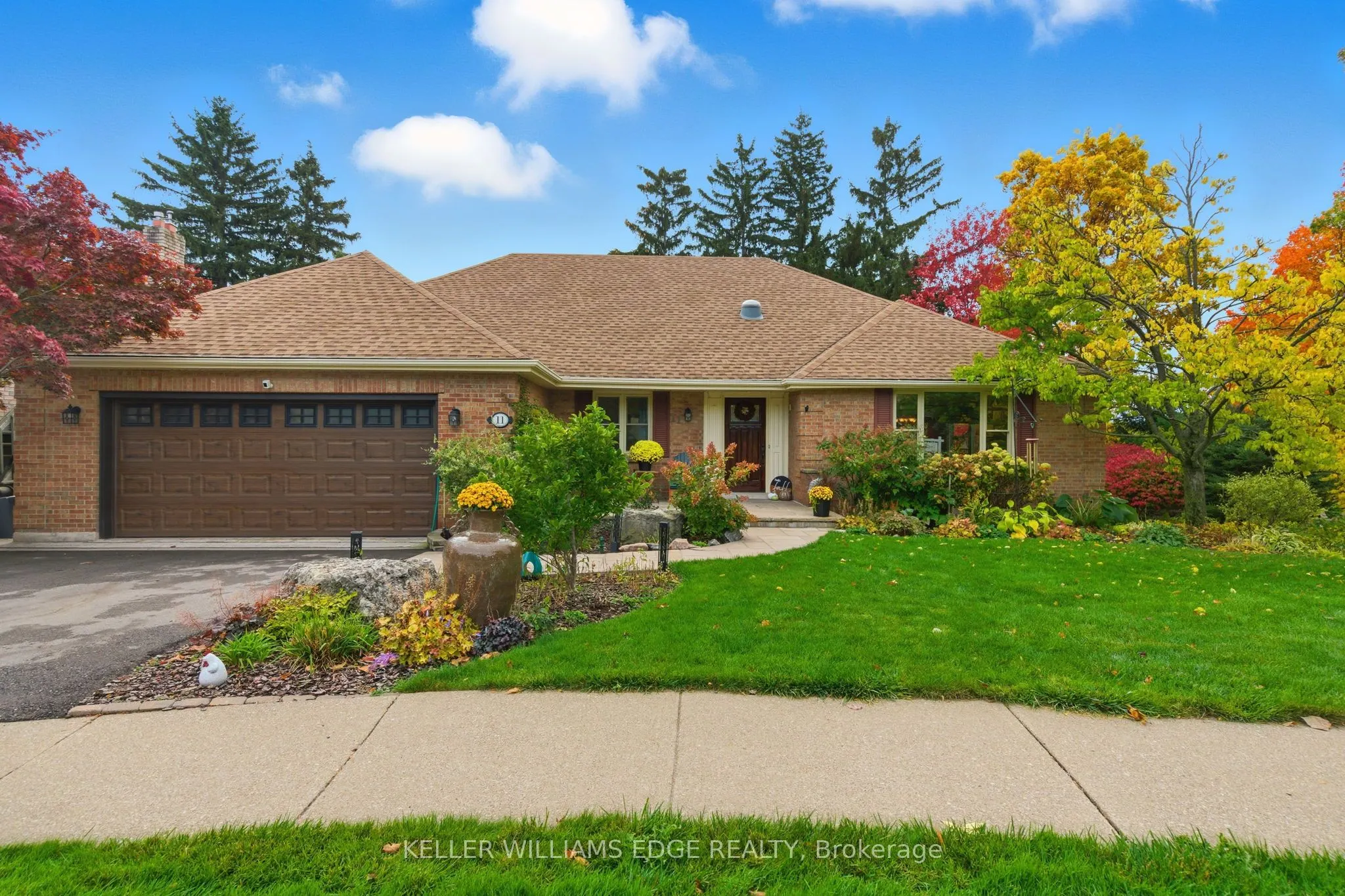 11 Mays Crescent