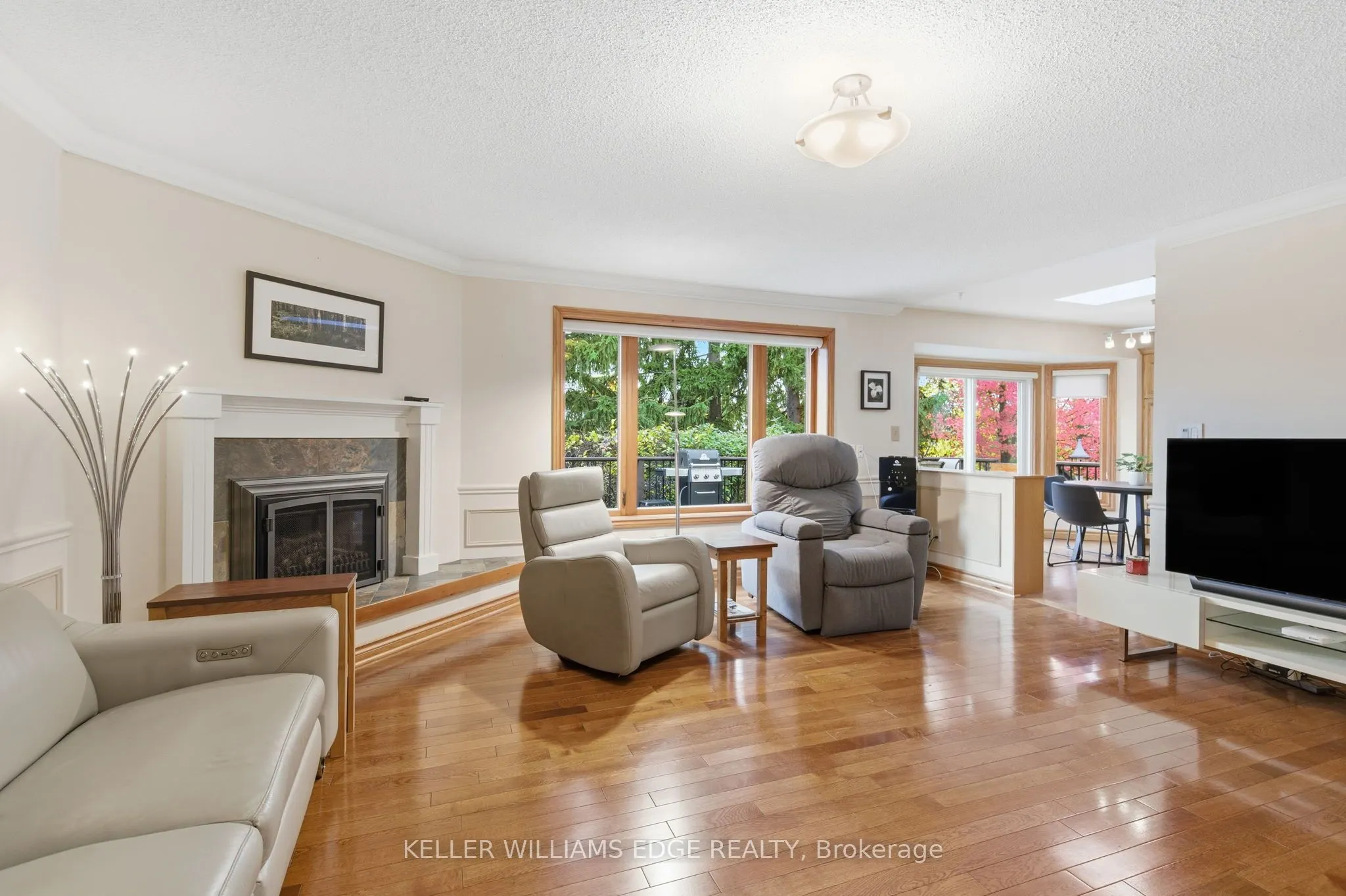 11 Mays Crescent