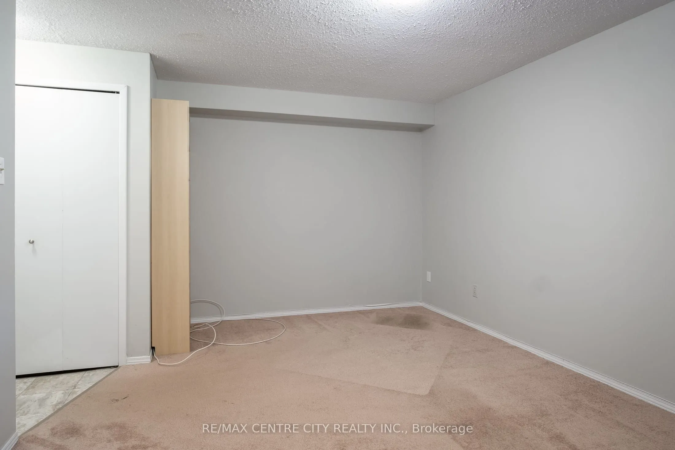 320 Westminster Avenue, #124