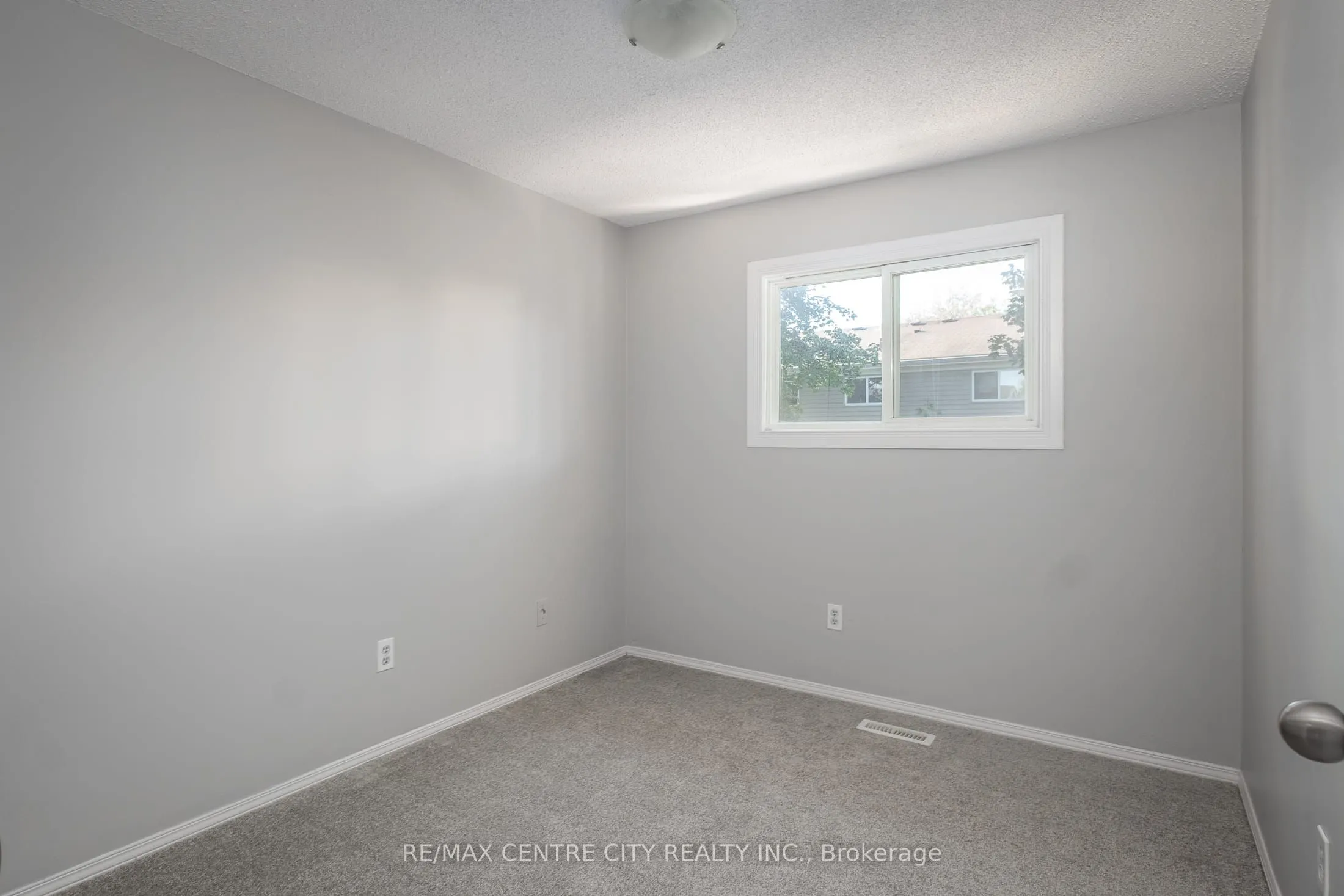 320 Westminster Avenue, #124