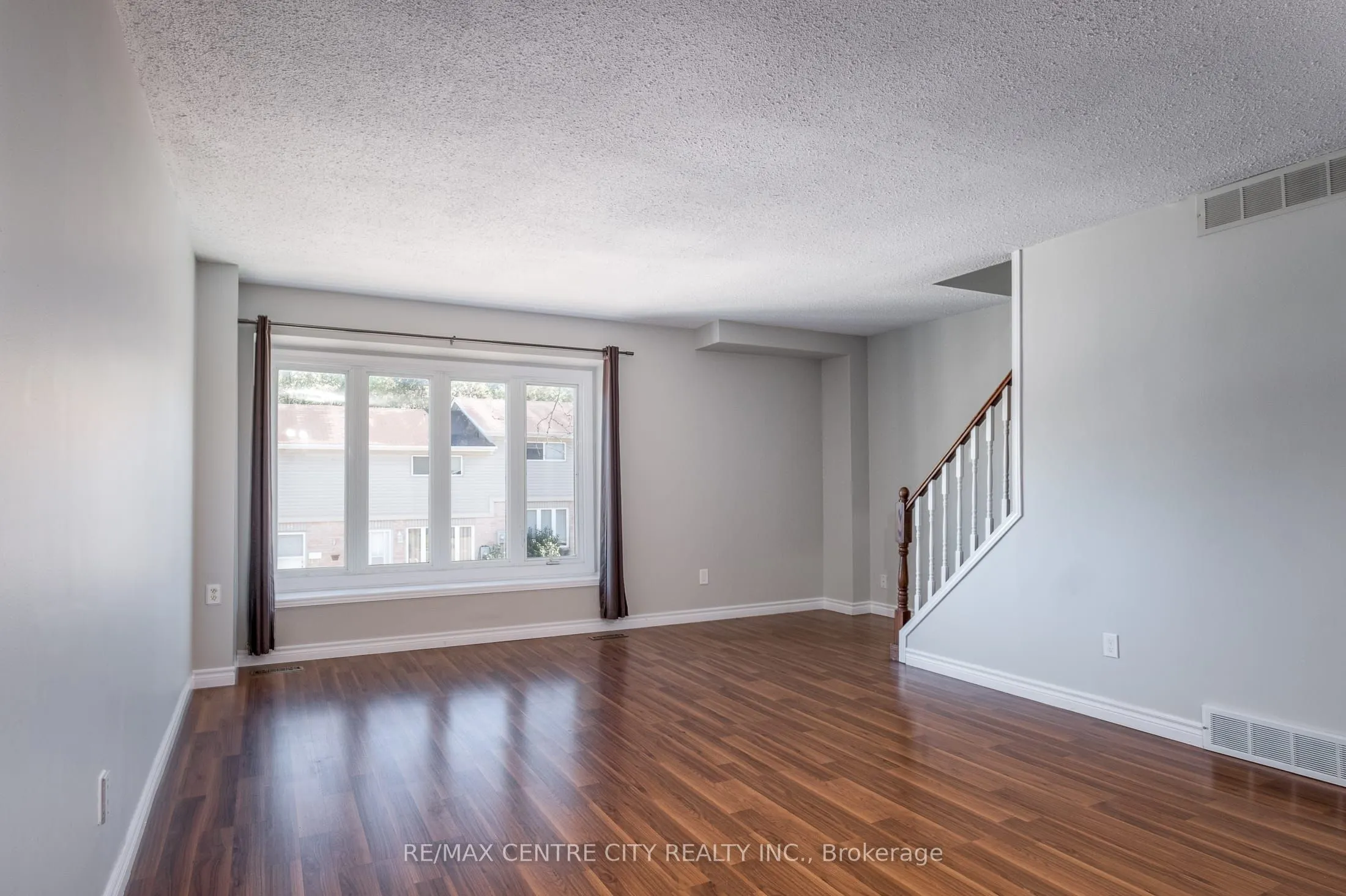 320 Westminster Avenue, #124